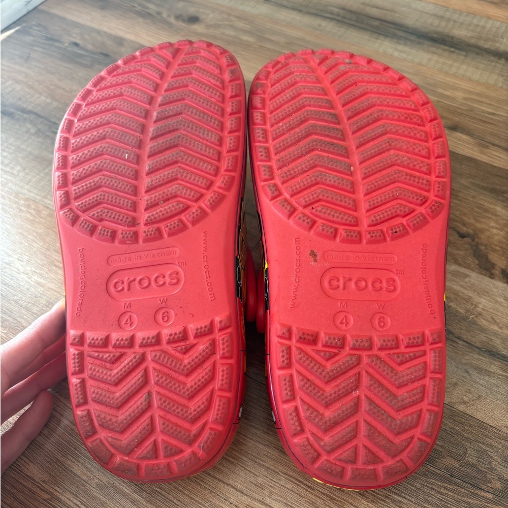 Lightening McQueen Cars themed light up crocs in red men’s 4 women’s 6 - Picture 6 of 7